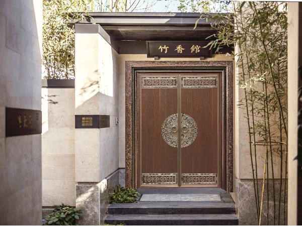 廣東英德鄧總別墅銅門——中式風格別墅銅門