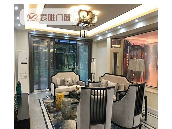 您知道鋁合金推拉門和鋁合金平開門的特點嗎？