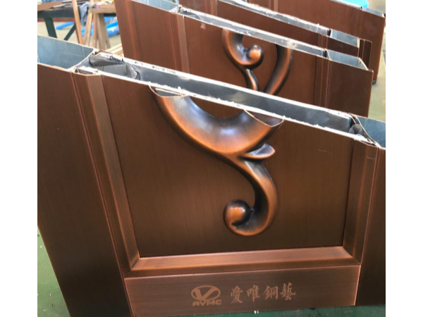 工程銅門隱患多？愛唯銅門10年經(jīng)驗(yàn)老師傅為您解憂